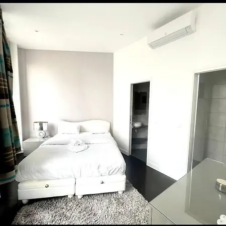 Cosy Modern Ac Flat * 巴黎