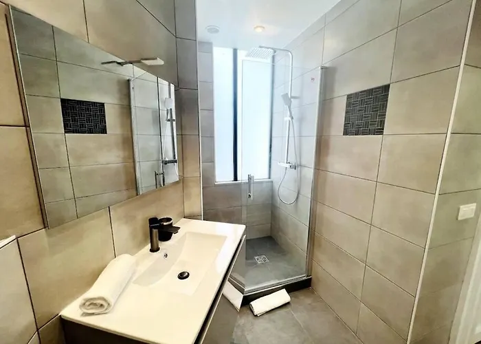 Cosy Modern Ac Flat Apartment *