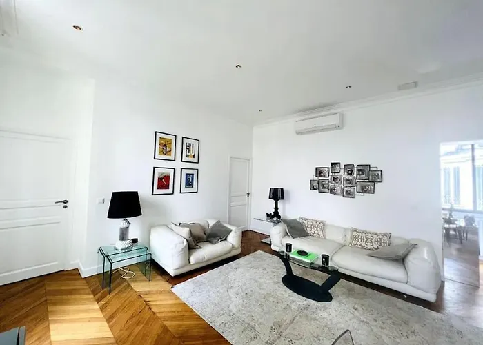 Apartment Cosy Modern Ac Flat