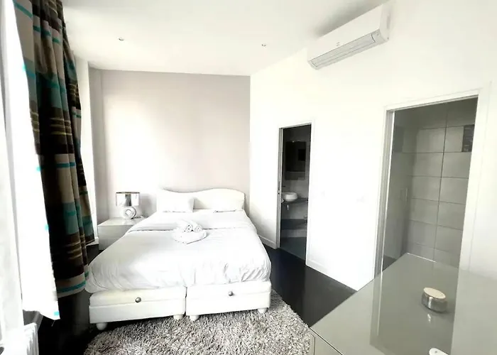 Cosy Modern Ac Flat * Paris